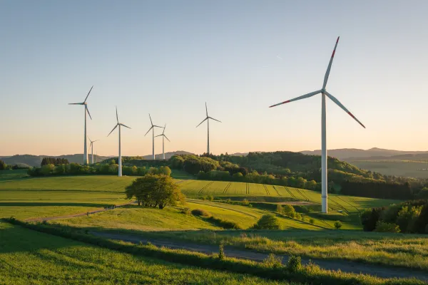 Windräder auf dem Feld
